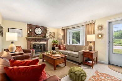 838 Pond St, Franklin, MA 02038 - photo 4