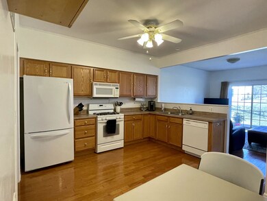 313 Lake Gillilan Way unit 16/2, Algonquin, IL 60102 - photo 2