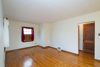 Livingroom with beautiful wood floors