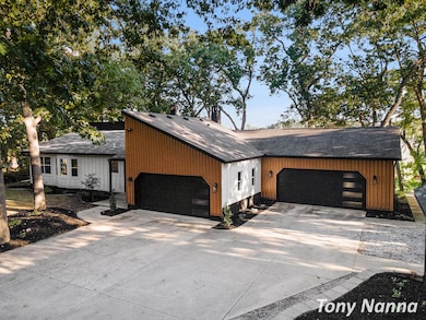 15060 Mercury Dr, Grand Haven, MI 49417 - photo 5