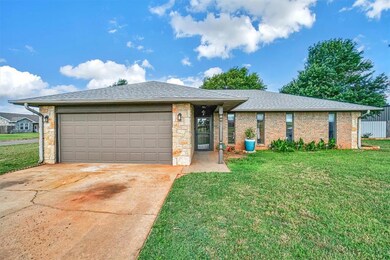 201 Cypress Ave, Elk City, OK 73644 - photo 2