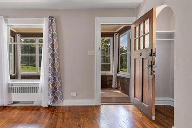 07-1226 N Chestnut St-WindowStill-R