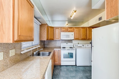 1141 E Vaughn St unit D, Tempe, AZ 85283 - photo 2