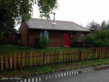 5805 Perry Dr, Anchorage, AK 99504 - photo 2