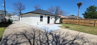 7663 Greenstone St, Houston, TX 77087 - photo 3