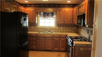 Beautiful upgraded kitchen