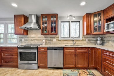 207 White St, South Weymouth, MA 02190 - photo 4