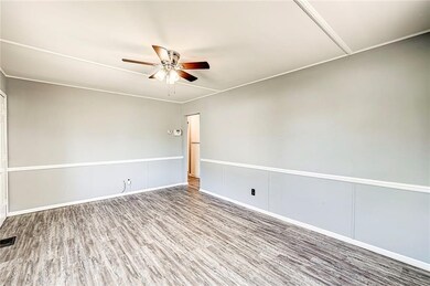 2621 W 8th St, Anderson, IN 46011 - photo 6