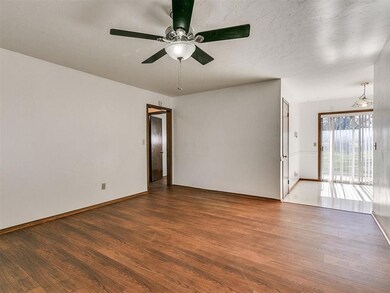 2309 E 11th St, Shawnee, OK 74801 - photo 7