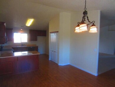 939 SW Princess Cir, Grants Pass, OR 97527 - photo 5