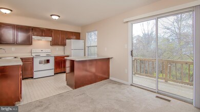 318 Moseby Ct, Manassas Park, VA 20111 - photo 6