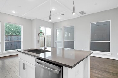 4510 Whitney Park Way, Houston, TX 77022 - photo 4