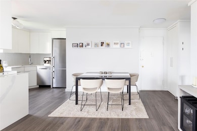 River Point Towers unit 6P, Bronx, NY 10463 - photo 5