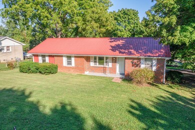 105 Helberg St, Dickson, TN 37055 - photo 6
