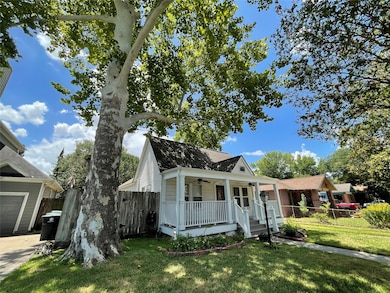 722 Le Green St, Houston, TX 77008 - photo 2