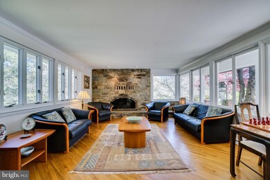 301 Springbrook Dr, Silver Spring, MD 20904 - photo 2