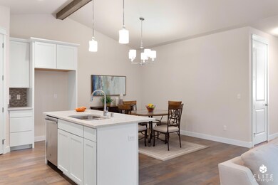 7908GateCreekDr(9of16)