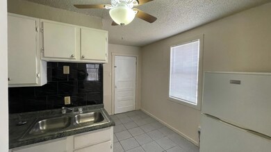 4023 Lincoln Ave unit 3, El Paso, TX 79930 - photo 6