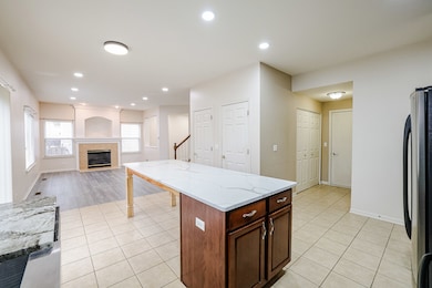 204 Aspen Cir unit 1, Gilberts, IL 60136 - photo 3