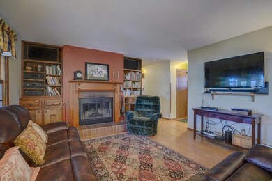 355 Sterling Dr, Oregon, WI 53575 - photo 6