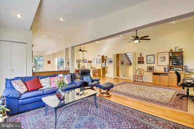 10702 Great Arbor Dr, Potomac, MD 20854 - photo 5