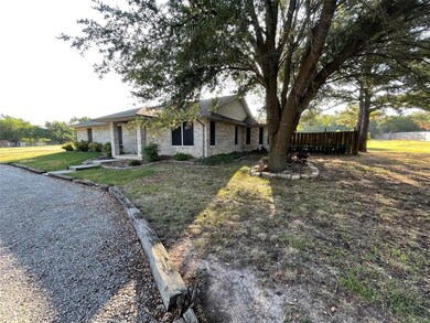 1800 Pecan St, Bonham, TX 75418 - photo 2