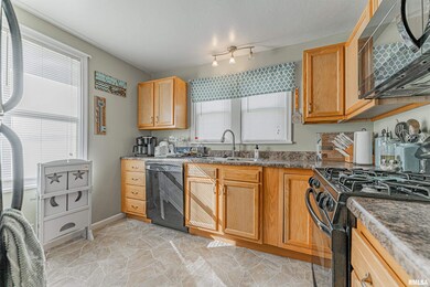 501 N Sherman St, Lincoln, IL 62656 - photo 7