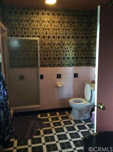 702 E 118th St, Los Angeles, CA 90059 - photo 2