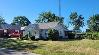 1010 W Race St, Portland, IN 47371 - photo 2