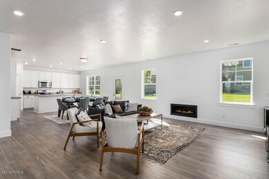 028_hamlet_homes_1121_n_springer_view_lo