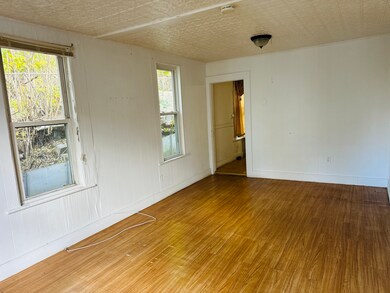 113 Southview St unit 1st Floor, Waterbury, CT 06706 - photo 2