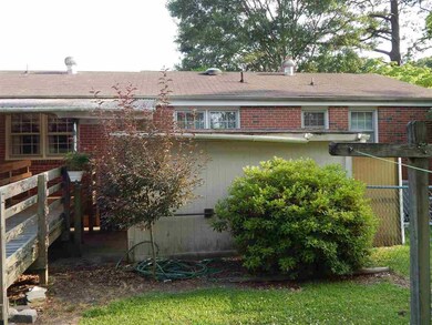 606 Maple St, Jacksonville, NC 28540 - photo 5