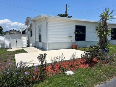 4715 Kissimmee Park Rd unit 41, Saint Cloud, FL 34772 - photo 2