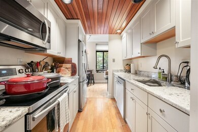 142 Commercial St unit 301, Boston, MA 02109 - photo 5