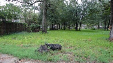 2618 Carmel St, Houston, TX 77091 - photo 3