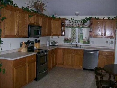 189 Plymouth St, Carver, MA 02330 - photo 6