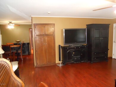 Living room 3