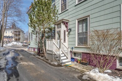 325 Spring St Unit 1 Portland-large-006-