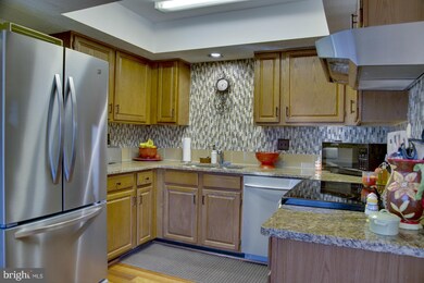 3717 Mazewood Ln, Fairfax, VA 22033 - photo 7