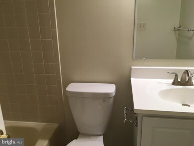 5717 Mason Bluff Dr, Burke, VA 22015 - photo 6