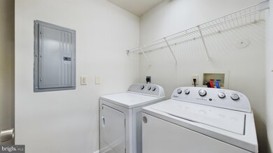 302 Baughmans Ln unit E, Frederick, MD 21702 - photo 4