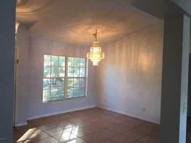 Dining/ Entry