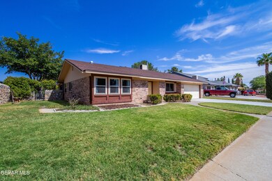 355 Roslyn Dr, Horizon City, TX 79928 - photo 2