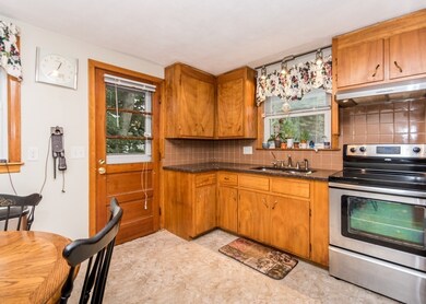 11 Sparkill St, Waltham, MA 02452 - photo 6