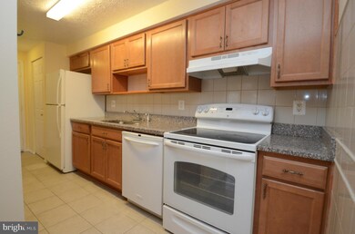 19609 Gunners Branch Rd, Germantown, MD 20876 - photo 5