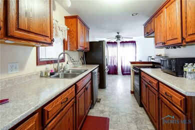 23270 W Edgefield Rd, Genoa, OH 43430 - photo 7