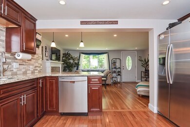 16 Needham St, Norfolk, MA 02056 - photo 6