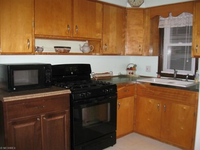 Kitchen includes all appliances!