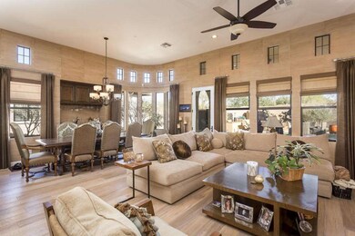 004_Family Room