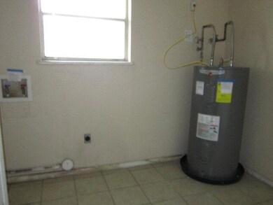 313 N 1st St, Donna, TX 78537 - photo 6